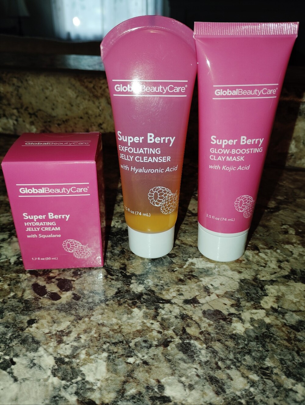 Global beauty care super Berry glowboosting clay mask super Berry exfoliating N